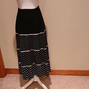 Cathy Daniels Black and White Tiered Midi Skirt Size 1X
